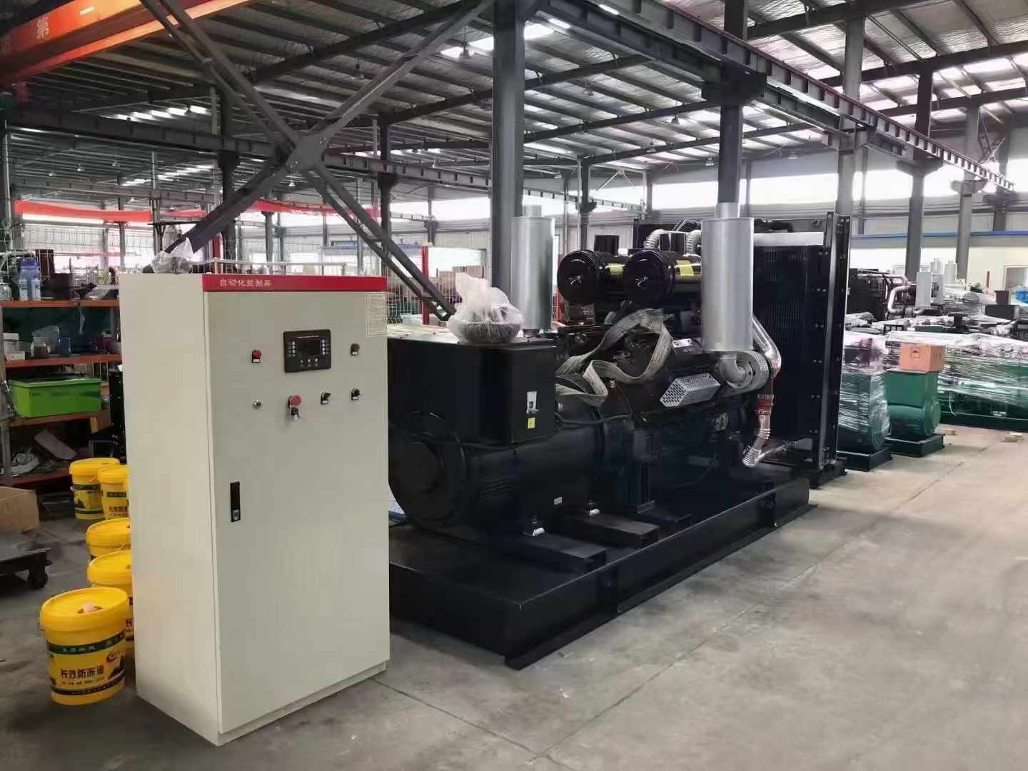 明溪柴油发电机运行时的噪音和振动水平如何？